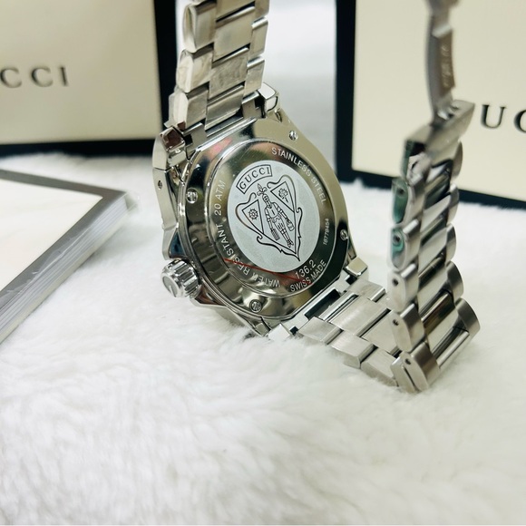 Gucci Dive Stainless Steel Black Dial Quartz Diver's YA136221 200M Watch NEW - Picture 8 of 8
